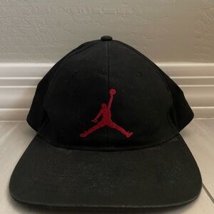 Nike Jordan Big Boys Youth Retro Jumpman velcro Hat One Size Black/Red